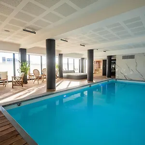 Le Barracuda & Spa, Centre Port, Pieds Dans L'eau, Vue France
